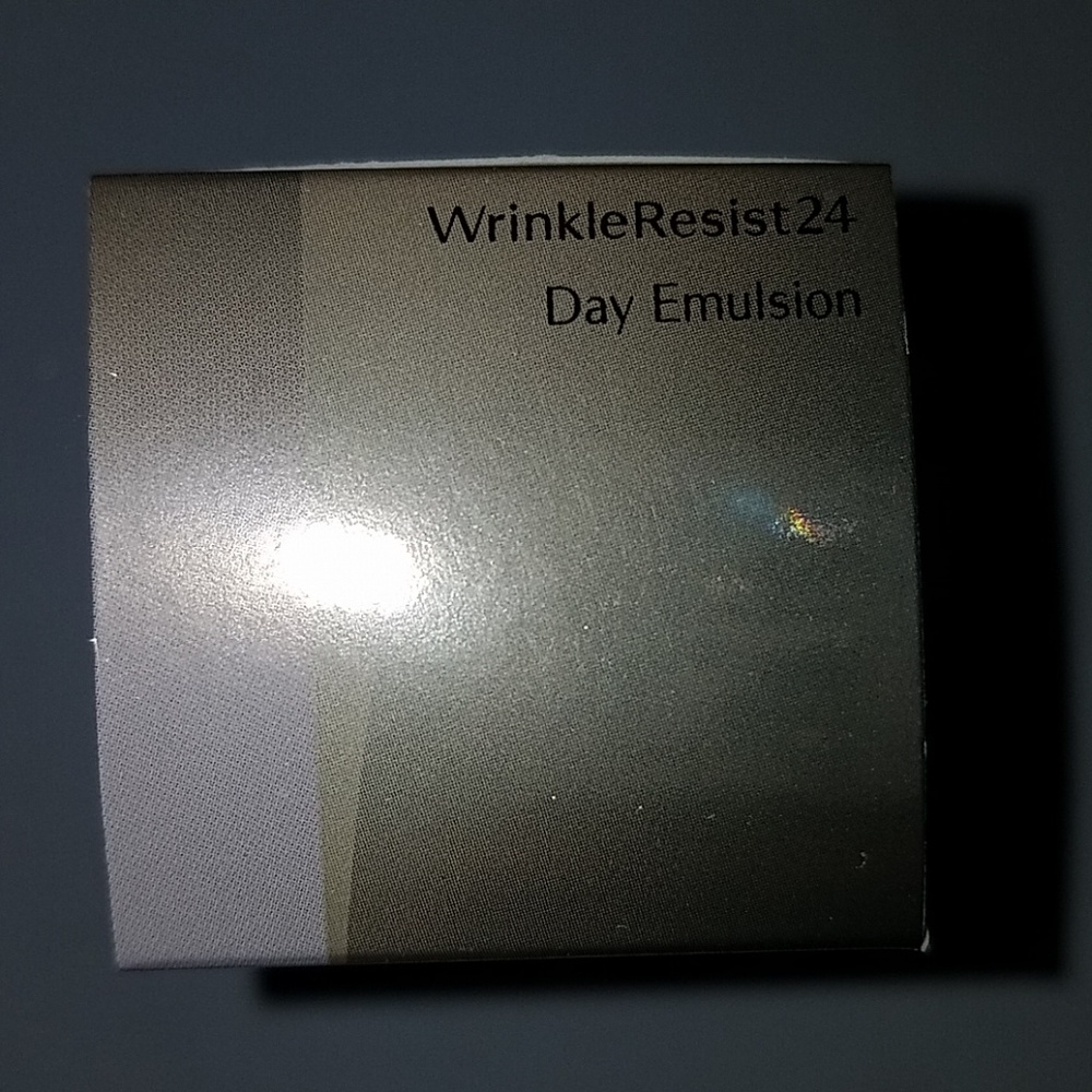 Wrinkle Resist - Picture 3 of 3